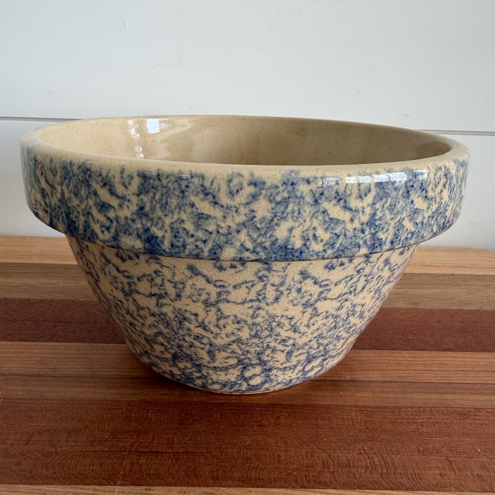 Vintage RRP CO. Roseville Pottery Mixing Bowl 8”